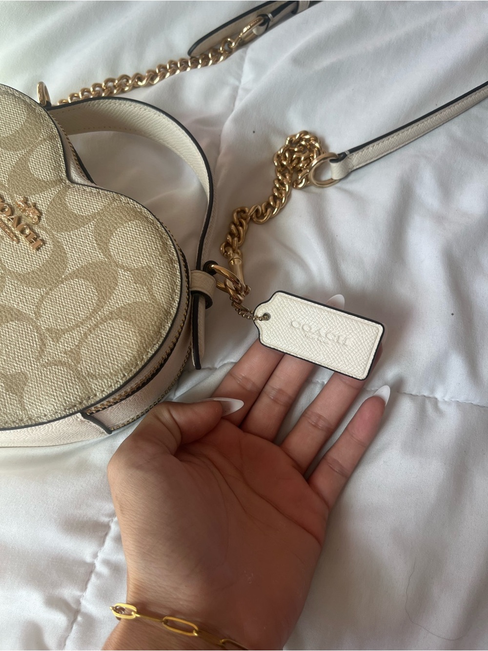 Coach Khaki/Chalk Signature Heart Crossbody with Gold Chain - Picture 3 of 6